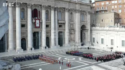 El papa pide que cese la insensata guerra en Ucrania en su mensaje de Navidad