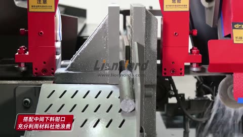 Automatic iron bar tailings cutting machine #bandsaw #bandsawmachine