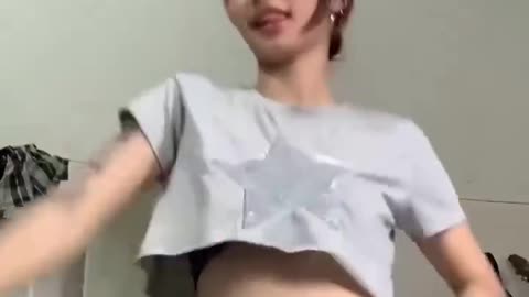 UNKNOWN ASIAN GIRL DANCING IN GRAY CROP TOP | GREY BELLY SHIRT DANCE | ASIAN BITCH SHAKING HER HIPS