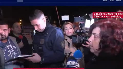 "Μαμά μη με πιάνεις είμαι χτυπημένη"