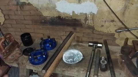 Marreta quebrada. Se tem uma! Não tem nenhuma.