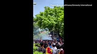 Sri Lankans storm prime minister's office