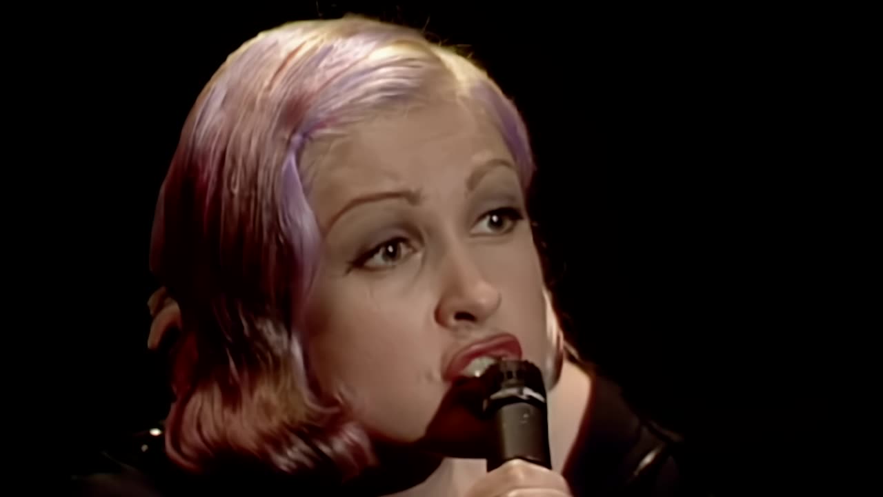 Cyndi Lauper - The World Is Stone (Top Pops 13.06.1992) (Upscaled) UHD 4K