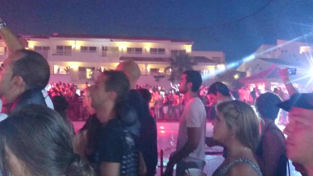 ushuaia disco in ibiza!! amazing!! crazy party with awesome dj's!