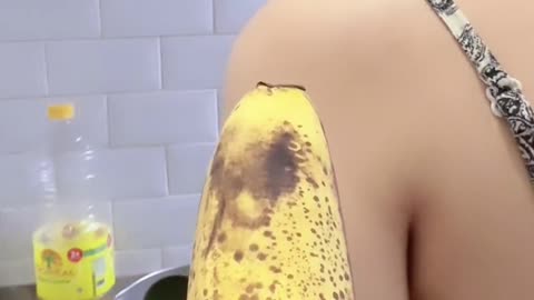 i dont want eating Banana,, 💛💛☺️