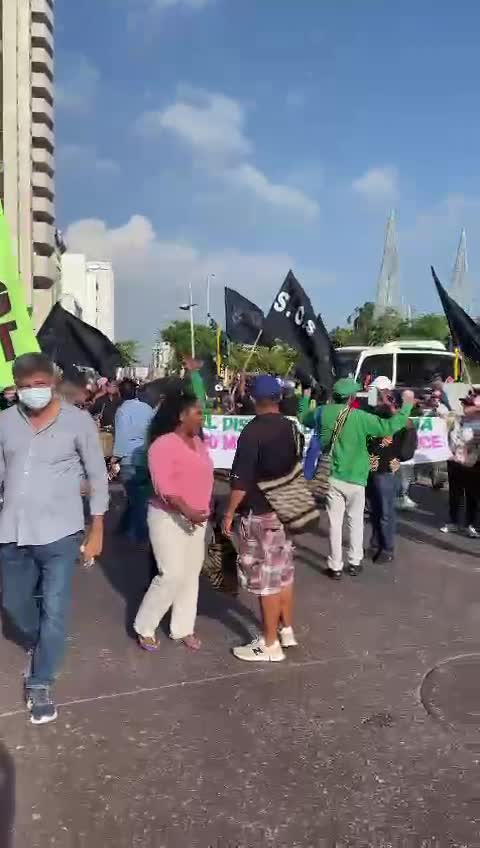 Video: Bloqueo en La Bodeguita por horario de comercios nocturnos