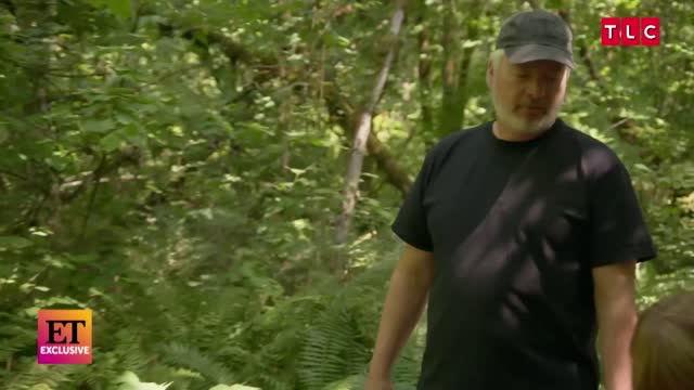 Little People, Big World Amy and Chris QUESTION Helping on Matt's Farm (Exclusive)
