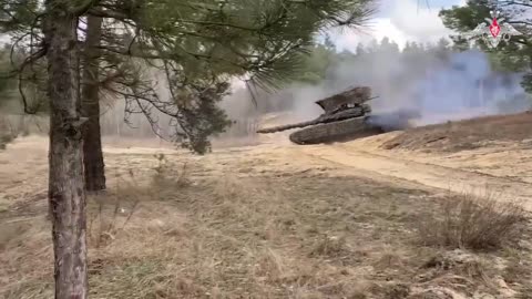 Video of Russian Army tankers wielding T-72B3 vehicles