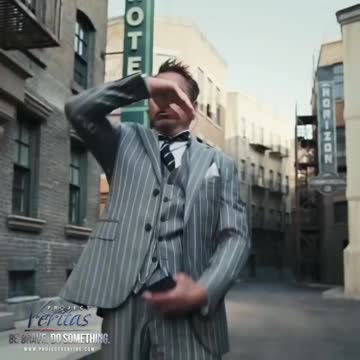 When the Retracto theme comes on at the club 🦙🕺🏻