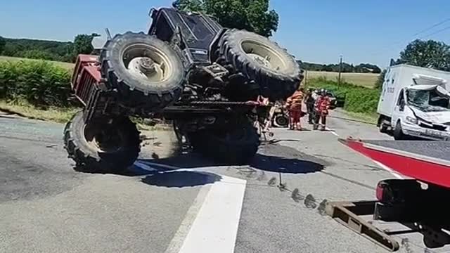 Adjusting tractor head position
