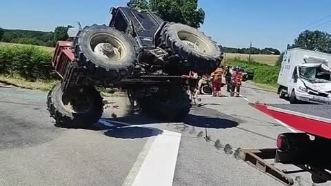 Adjusting tractor head position