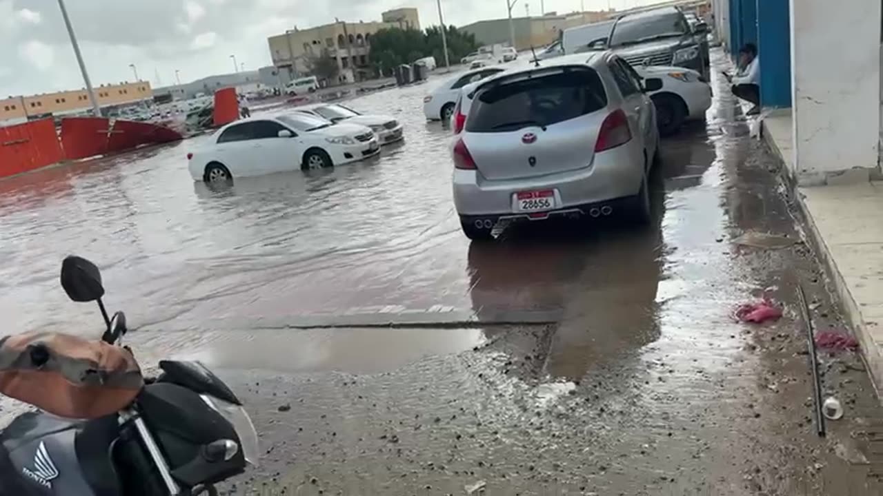 Dubai destroyed by rain flood