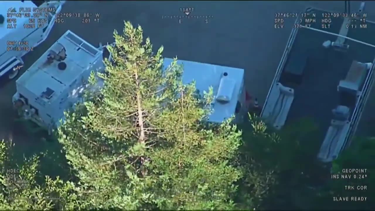Bay Area Police chase, Suspect crashes into Police Vehicle!!