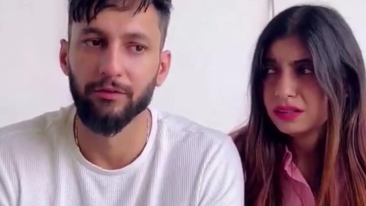 वाइफ को चीट किया 😂😂👌#shorts #youtubeshorts #funnypeople #comedyvideo #viral #viralshortvideo