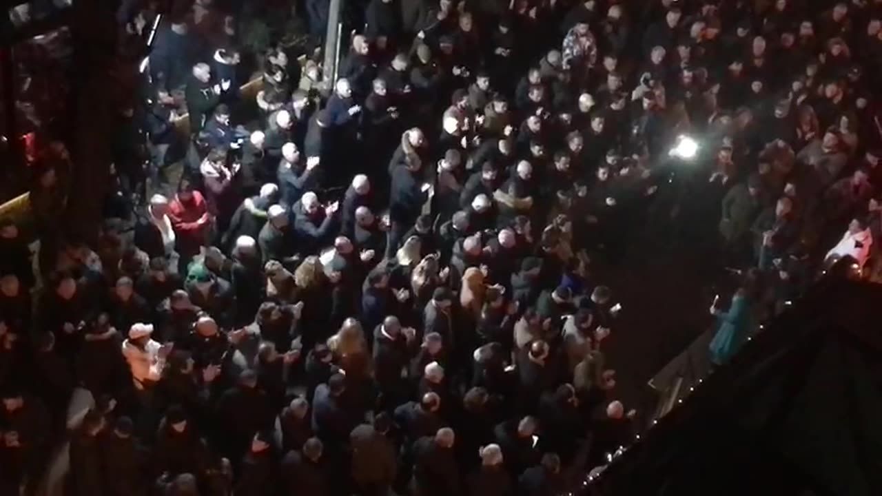 Nis protesta poshtë banesës së Sali Berishës