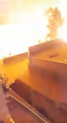 Container blasted at Kalma chowk Lahore during protest | Public News