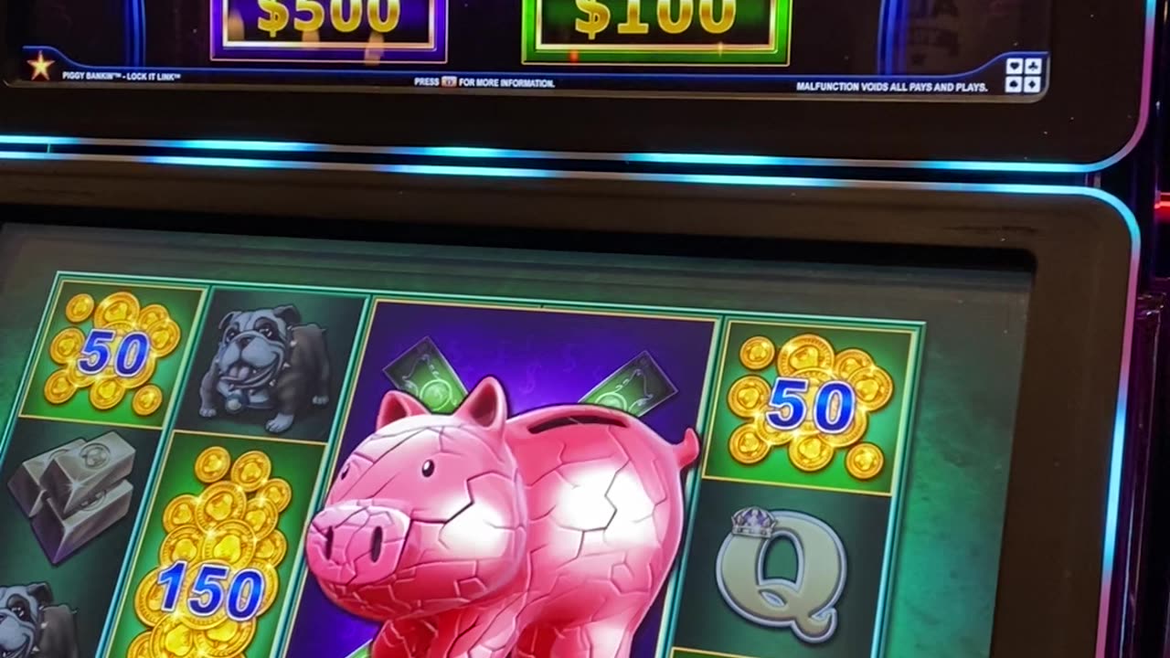 PIGGIE FEATURE!!! #slots #casino #slotmachine #slotwin #jackpot #bonusfeature #casinogame #gambling