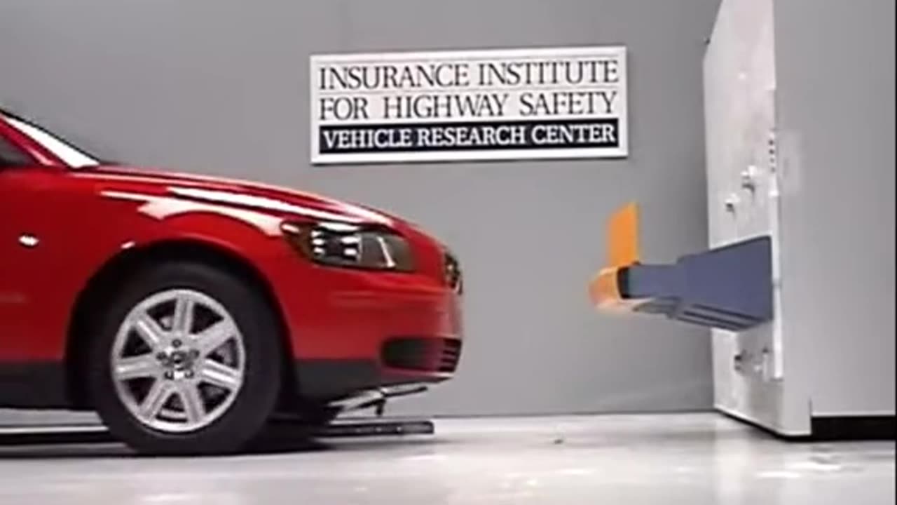 Volvo S40 crash test