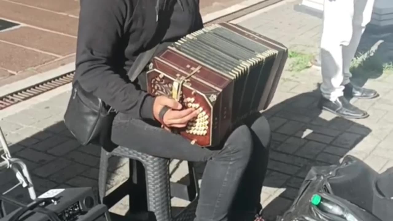 Bandoneonista en Montevideo