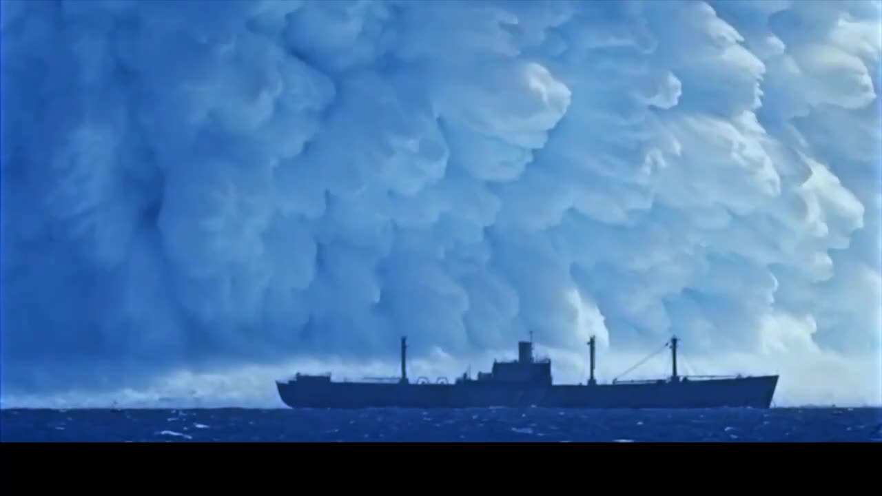 Big waves in an ocean video footage