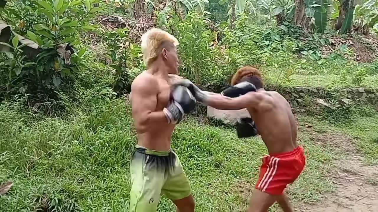 SAPOL AKO LAKAS NYA👊🥊BAKBAKAN TALAGAhttps://youtu.be/cBfYBR7nycY Umbak vs boy ungas