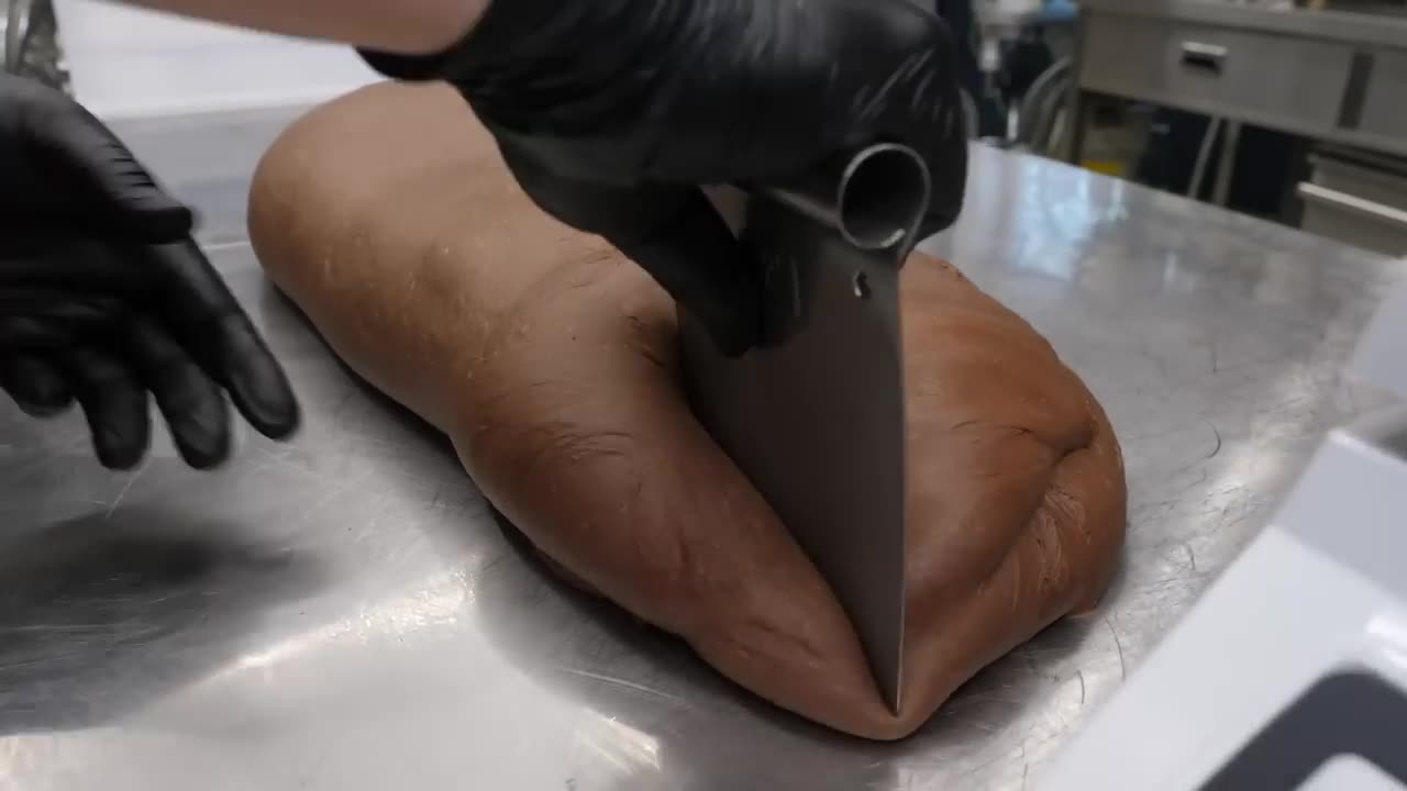 Chocolate and bun manufacturing video