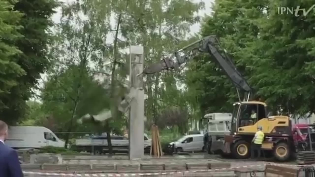 🇵🇱Another monument to a Soviet soldier who liberated the country from Nazism