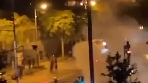 Terrible riots in France, in a few seconds