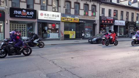 VIDEO DE LAS MOTOS EN YONGE STREET (OCT. 22, 2022)