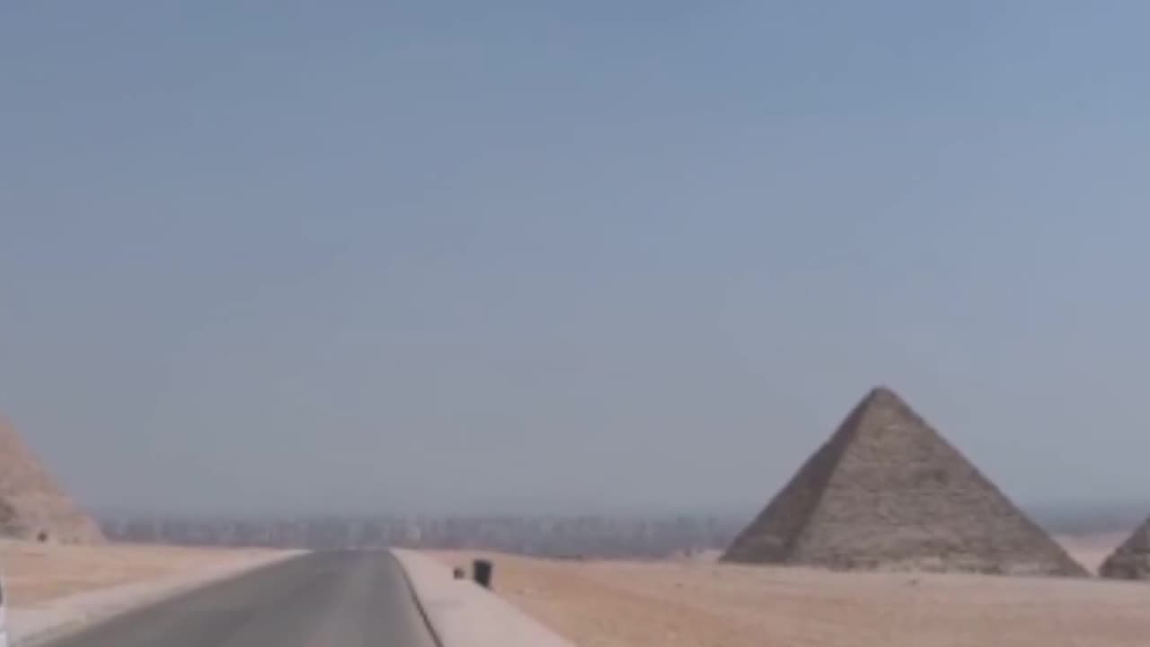 Unraveling the Fame of Giza Pyramids