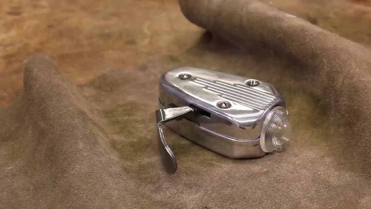 WWII Hand-Crank Flashlight/Lantern Restoration --- AF invention