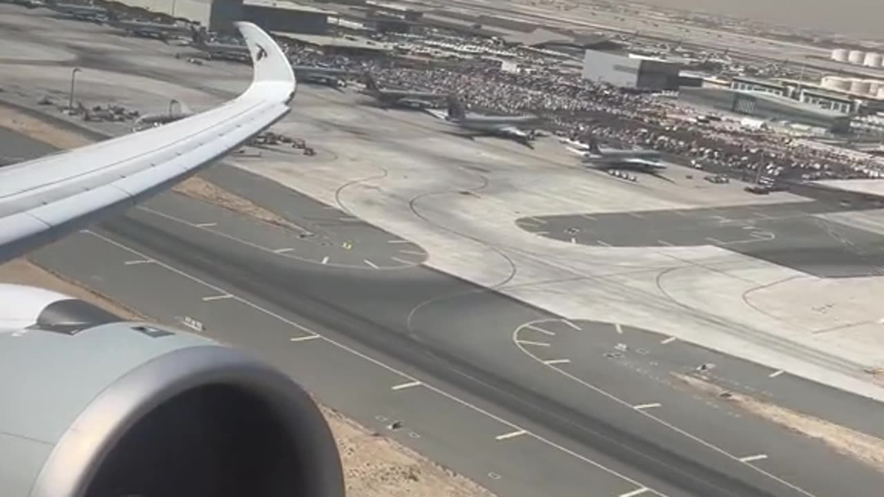 Qatar Airway's Jet takeoff with original sound