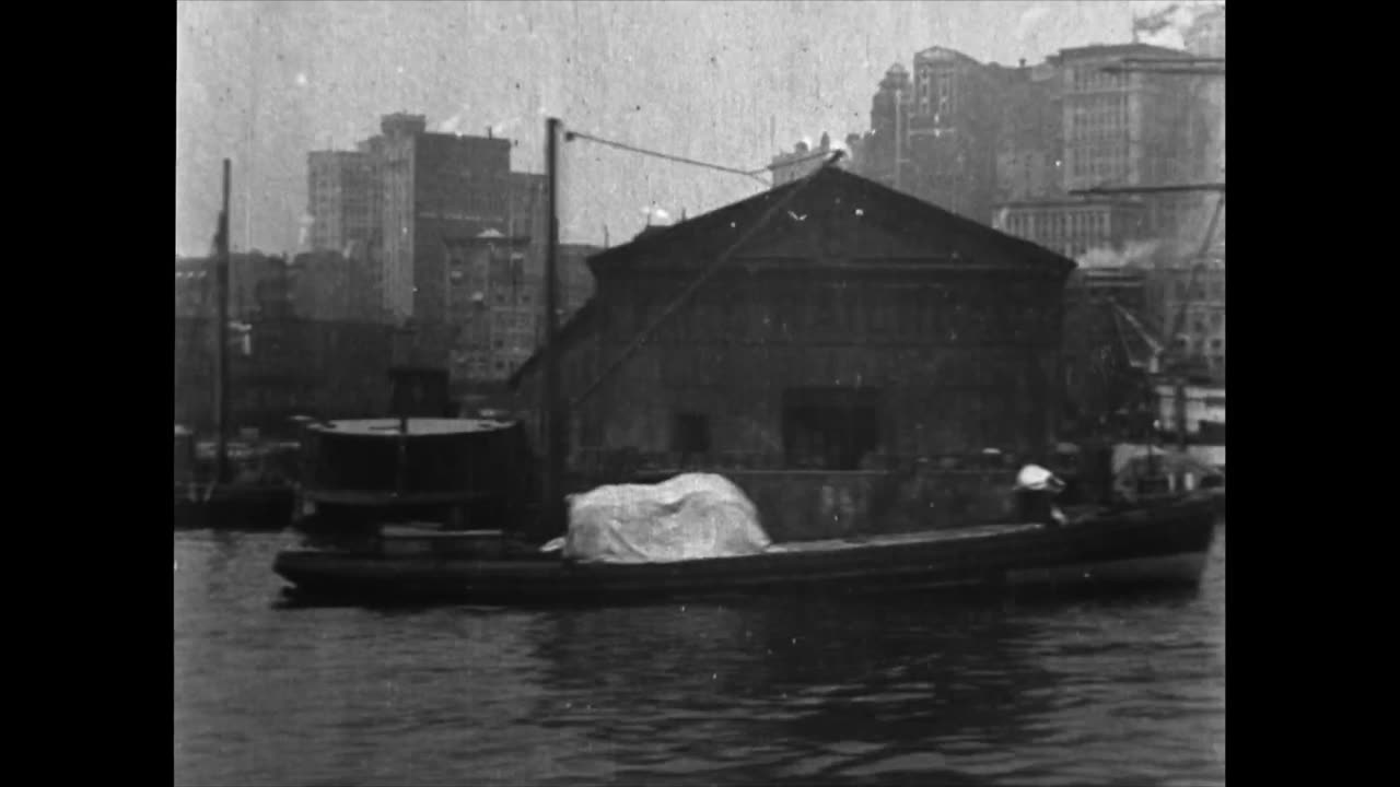 Panorama Waterfront & Brooklyn Bridge From East River (1903 Original Black & White Film)