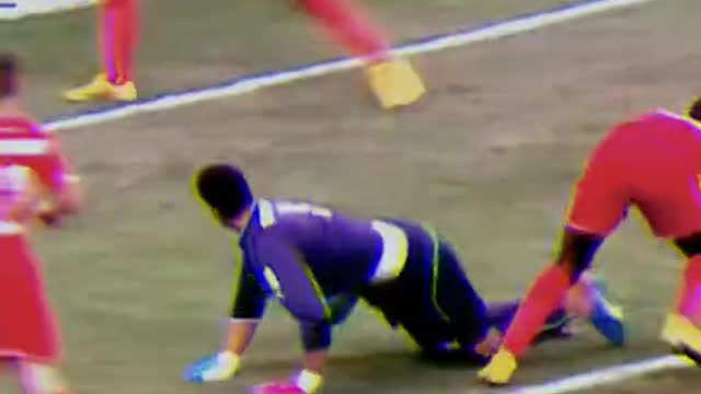 Ronaldo mocking it. SEWEY! Some dizzy defenders.