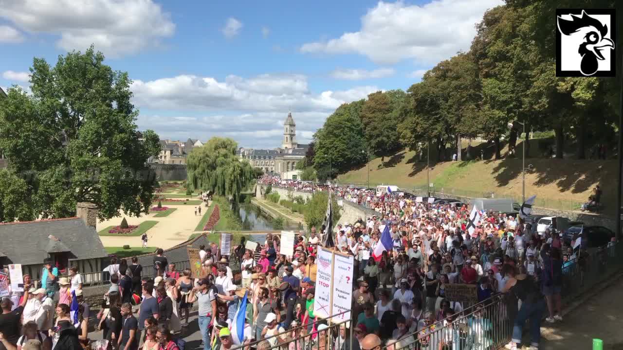 Massive demonstration against Vaccine Passports in the small city of Vannes (Bretagne/Brittany).