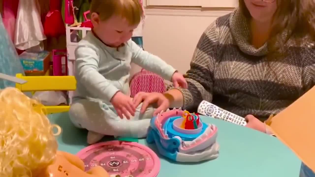 Babies vs New Toys - Funniest Home Videos by Babies amazing Reactions