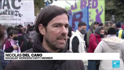 Protesters take to streets of Buenos Aires as Argentina economic crisis deepens • FRANCE 24