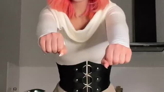 Red -headed sexy dance