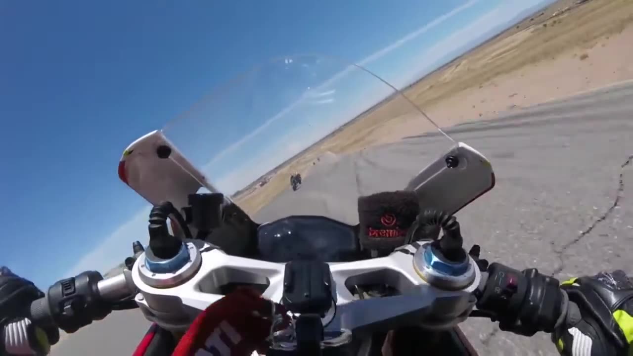 Willow Springs Raceway 6/18/2016 tank cam Ducati Panigale 1199 tri-color