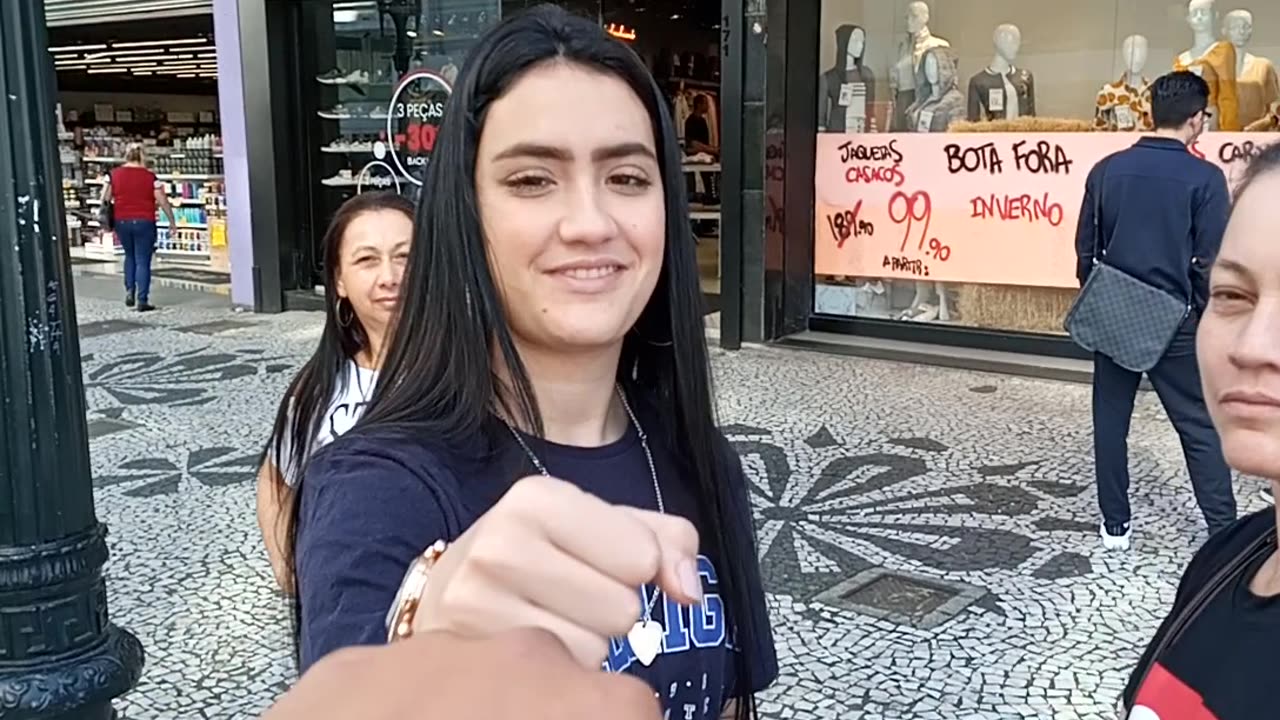 Ela sorriu com a surpresa