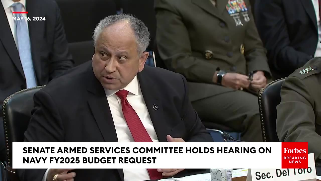 Elizabeth Warren Raises Concern To Navy Secretary About Right To Repair Restrictions