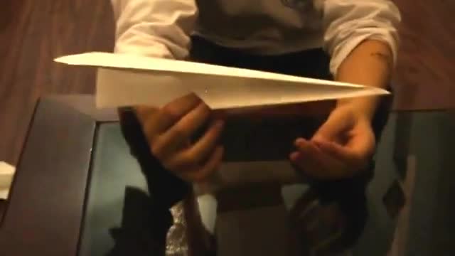 Tutorial on how to make the best paper airplane in the world