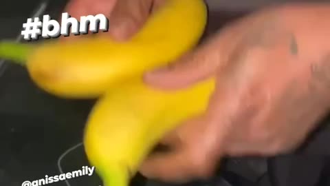 🍌CHARGING PHONE WITH BANANAS