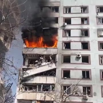 Footage of Russian Missile Smashing into Ukrainian Apartment Building