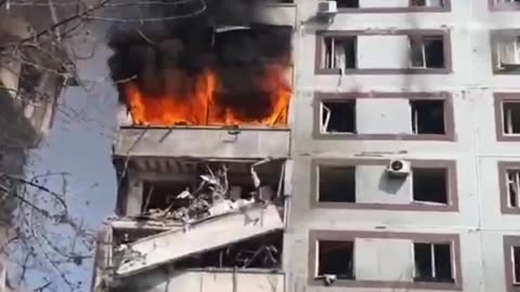 Footage of Russian Missile Smashing into Ukrainian Apartment Building