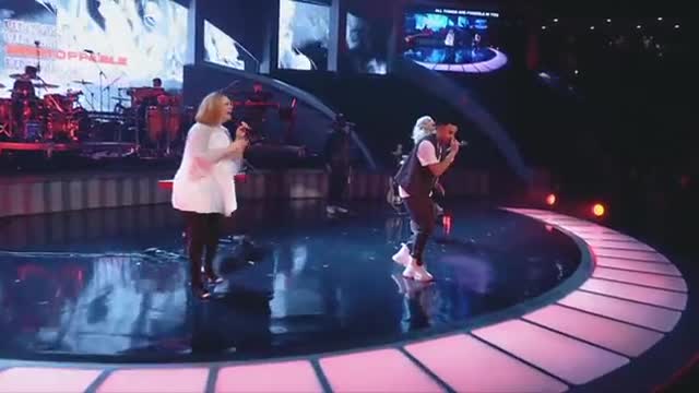 Tauren Wells - Famous For (I Believe) / Do It Again (Live) feat. Jenn Johnson and Christina DeClaro