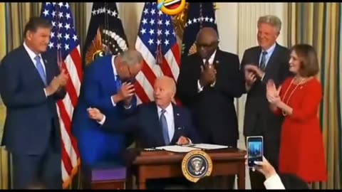 Joe Biden Lost Pen.