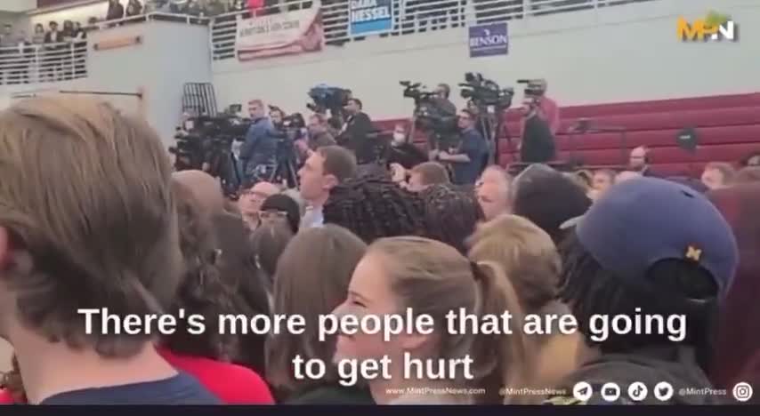 Hecklers Confront Obama for Warmongering America to the Brink of Nuclear War