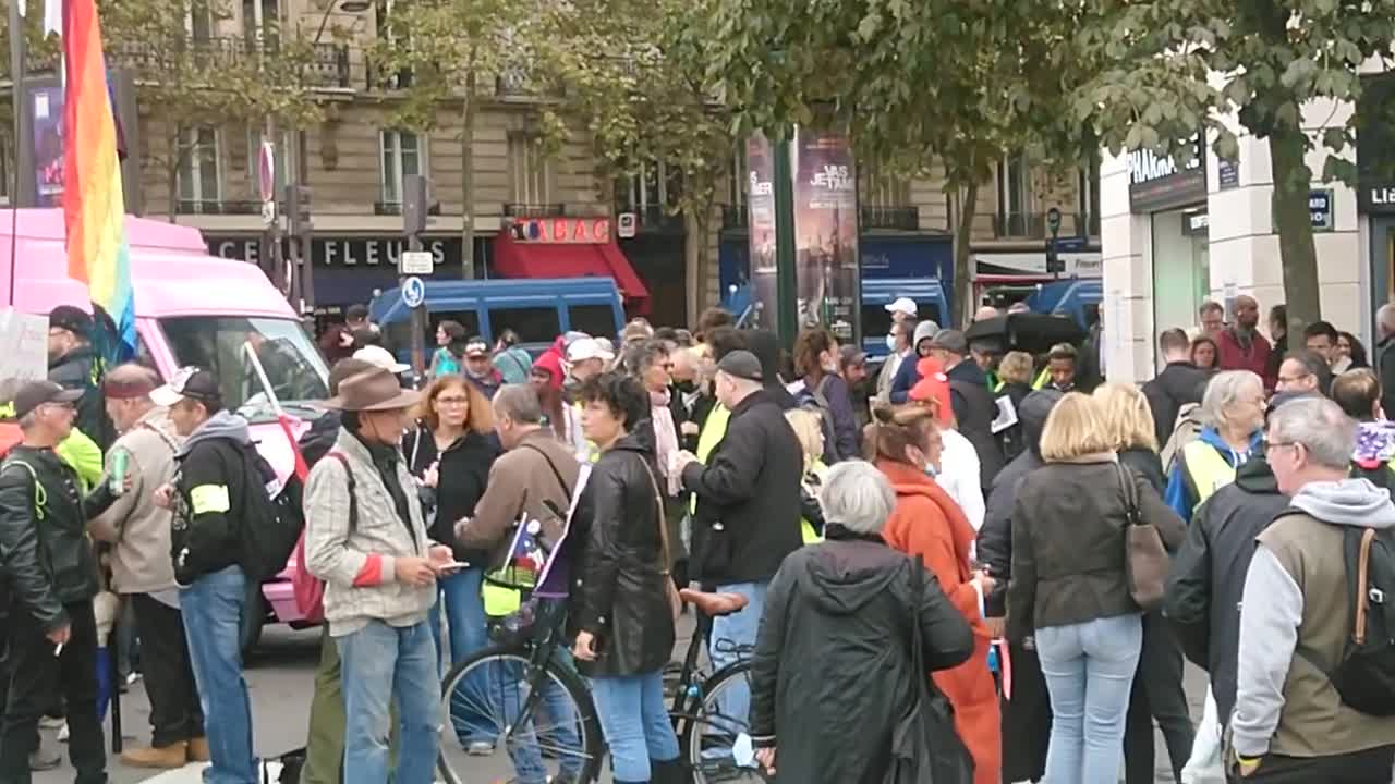 Manif anti-pass💉du 02/10/21- Paris- Des manifestants et la Police toujours au RDV