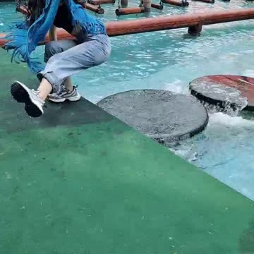 Running girl bridge water 💦💦💦💦🌊